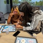 Trabajo colaborativo entre odontólogos participantes.